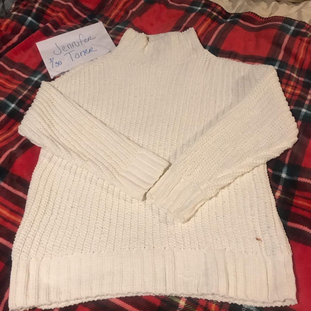 VS PINK MOCK NECK SWEATER